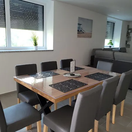 Ferienwohnung Annashome شقة *